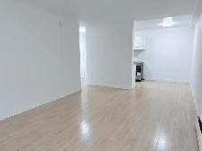 Just Renovated | Large 1-Bedroom | Steps to Waterfront Park - Photo 6