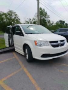 Wheelchair adapted 2013 Dodge Grand Caravan SE ADAPTED - Photo 8