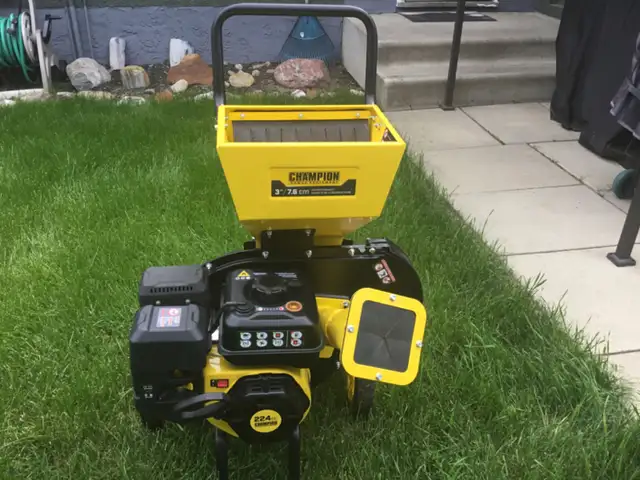 224cc Champion Wood Chipper and Shreader 3 inch