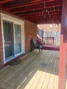 2 Bedrooms 2 Walkouts Ravine View Split Level Apartment For Rent - Photo 4