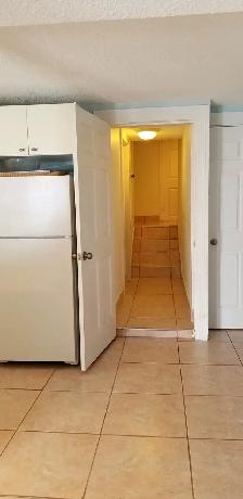 2 Bedrooms 2 Walkouts Ravine View Split Level Apartment For Rent - Photo 8