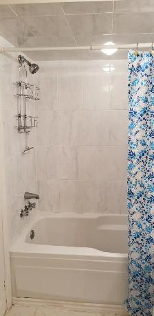 2 Bedrooms 2 Walkouts Ravine View Split Level Apartment For Rent - Photo 10