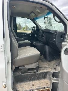 2011 Chevrolet Express AWD - Photo 4
