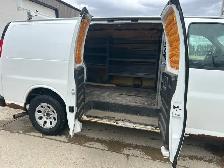 2011 Chevrolet Express AWD - Photo 5