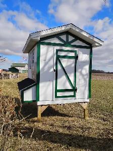 Chicken Coop - Photo 2