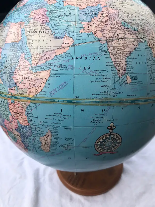 WORLD GLOBE