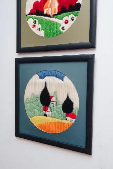 Clarice Cliff Farmhouse Embroideries - Photo 2