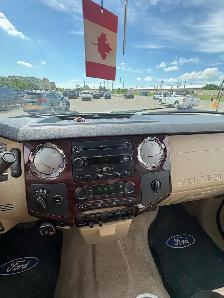 2008 Ford F350. WITH TRAILER. V10 Gas. 6.8 L, Super Duty Lariat. - Photo 8