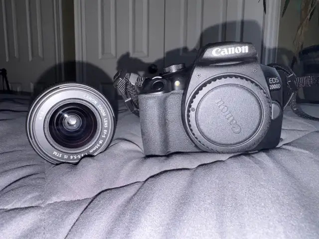 Canon EOS 2000D Bundle - Extra Battery & Bag - Perfect Condition
