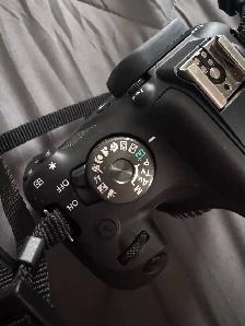 Canon EOS 2000D Bundle - Extra Battery & Bag - Perfect Condition - Photo 2