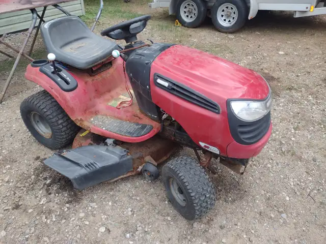 Tracteur a gazon CRAFTSMAN 21 hp 42'' de coupe pour pieces