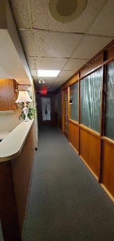 Omvic Approved-No lease-All inclusive- Month to Month - Photo 3