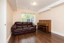 4br 3 Bath w/Cozy Patio South Surrey Whiterock - Photo 12