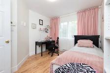 4br 3 Bath w/Cozy Patio South Surrey Whiterock - Photo 15