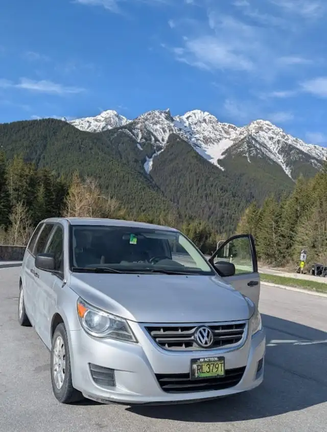 2011 VW Routan w camping setup