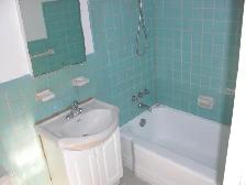 Bachelor Apartment - walk to Subway !!! - Photo 4