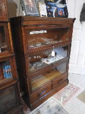 Unique 3 glass level antique barrister bookcase with 2 drawers - Photo 2