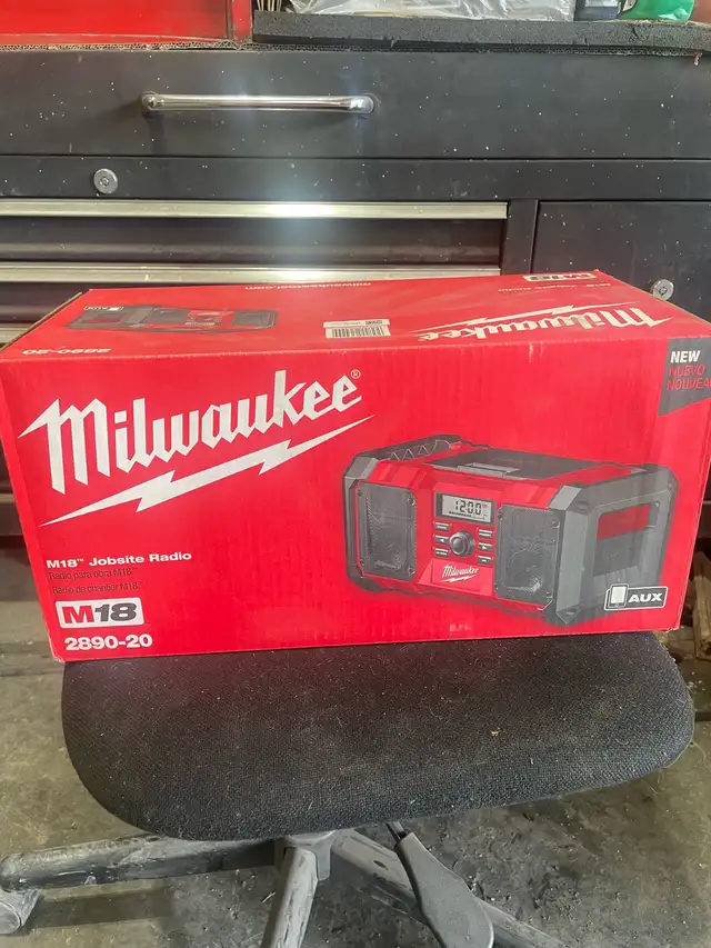Jobsite radio