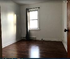 Bright Upstairs 1.5 Beds Apartment near Eastcourt Mall-1270$ - Photo 3