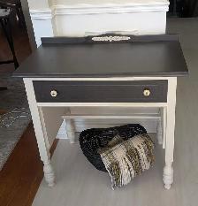 Table - Solid Wood, refinished in  a white and deep brown colour - Photo 6