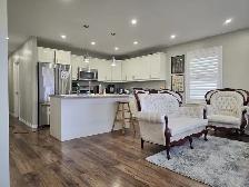 Large Private Bedroom for Rent!! All Inclusive!! - Photo 2