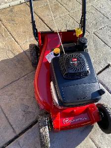 Toro Commercial Lawnmower - Photo 3