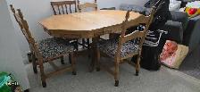 Table de cuisine en chêne. - Photo 3
