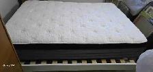 Matelas 54 po presque neuf très propre