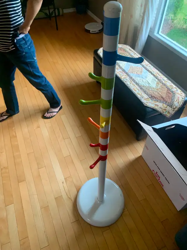 coat rack/vertical hanger $5 OBO