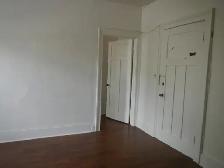 QUAINT & QUIET BUILDING - ONE BEDROOM - Photo 4
