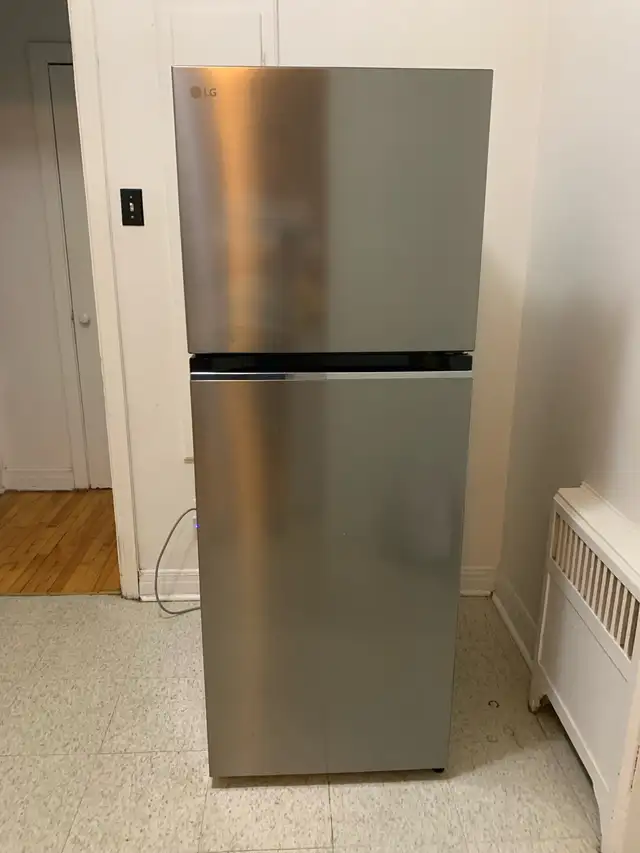 À vendre Réfrigérateur LG avec congélateur en haut