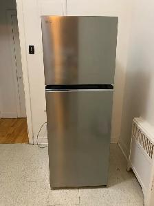 À vendre Réfrigérateur LG avec congélateur en haut