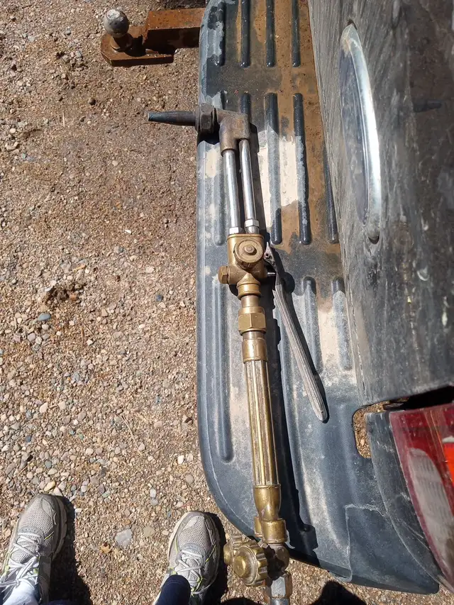 Victor Acetylene torch and 2 set of regulators