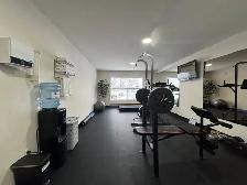 Affordable Weekly & Monthly Hotel Rooms – Clean & Comfortable - Photo 10