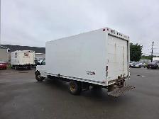 2012 Chevrolet Express cube van - Photo 5