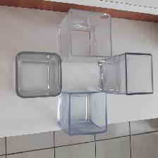 4 DIFFÉRENTS BEAUX VASES NEUFS EN VERRE ÉPAIS: $5.00 CHACUN - Photo 3