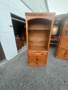 Free delivery used Oak Bookcase with Cabinet - Photo 3