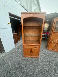 Free delivery used Oak Bookcase with Cabinet - Photo 4
