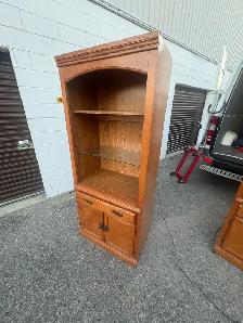 Free delivery used Oak Bookcase with Cabinet - Photo 5