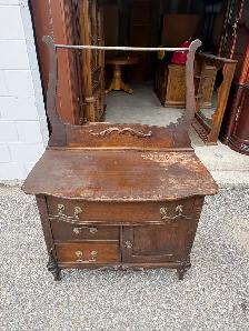 Free delivery Antique Vanity Dresser - Photo 4
