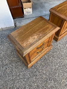 Free delivery used Victoriaville Oak Nightstands (Pair) - Photo 7
