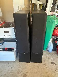 Pair Of Powerful Speakers - Photo 2