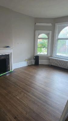 Large, Bright Main Floor 2 BR Apt. in a large Victorian home - Photo 6