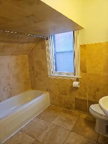 Large, Bright Main Floor 2 BR Apt. in a large Victorian home - Photo 8