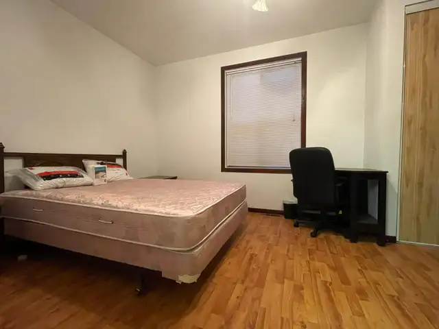 2 Rooms - FEMALE - General Hospital – Oak Ave - July 1st