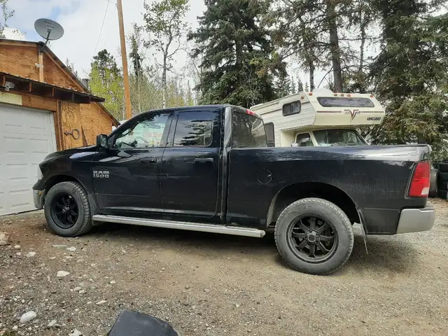 2014 DODGE RAM CLUB CAB SHORT BOX 4X4