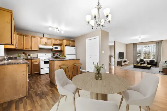 SPACIOUS 3 Bedroom House! Available August 1st!