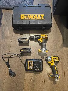 DEWALT Cordless Drill and Impact Driver Combo Kit