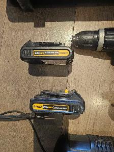 DEWALT Cordless Drill and Impact Driver Combo Kit - Photo 5