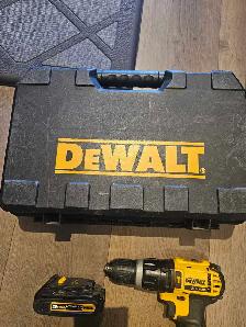 DEWALT Cordless Drill and Impact Driver Combo Kit - Photo 6